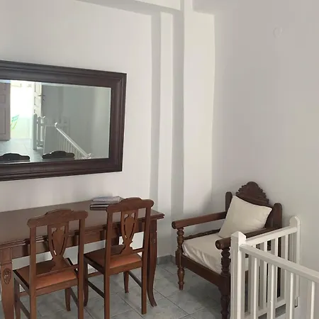 Picture Perfect Traditional * Naousa (Paros)