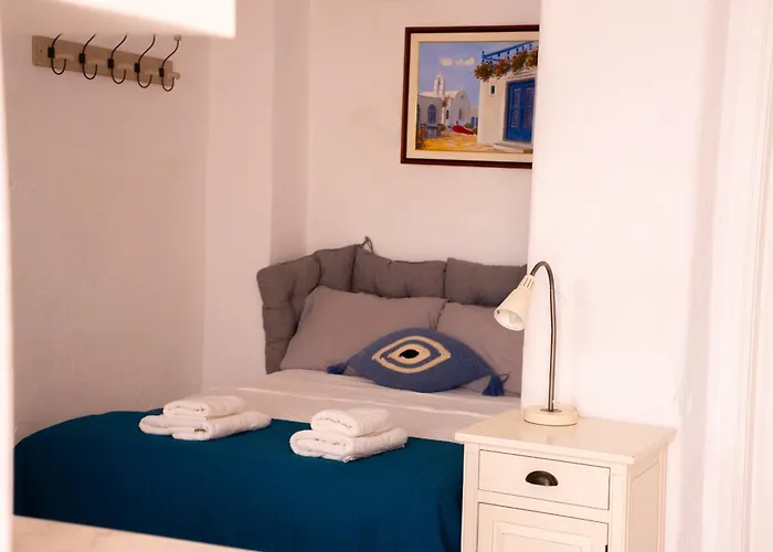 Picture Perfect Traditional Ferienhaus Naoussa