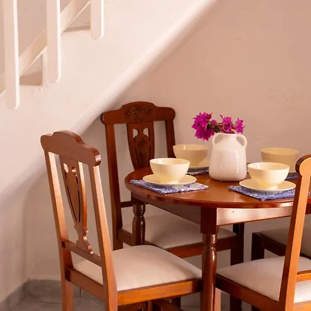 Picture Perfect Traditional * Naousa (Paros)